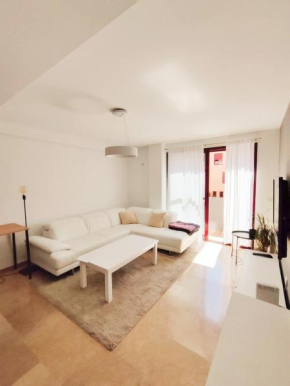 Apartamento, piscina y parking Granada Tico Medina